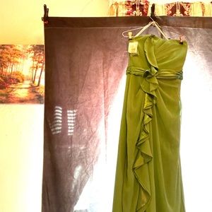 CloverGreen Evening strapless Gown wore size 10 with ruffles down front satin